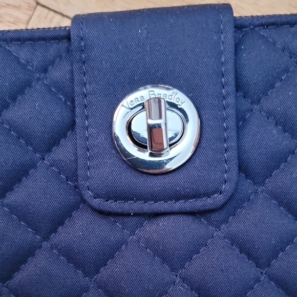 VERA BRADLEY/TURNLOCK WALLET/NAVY - Picture 2 of 11